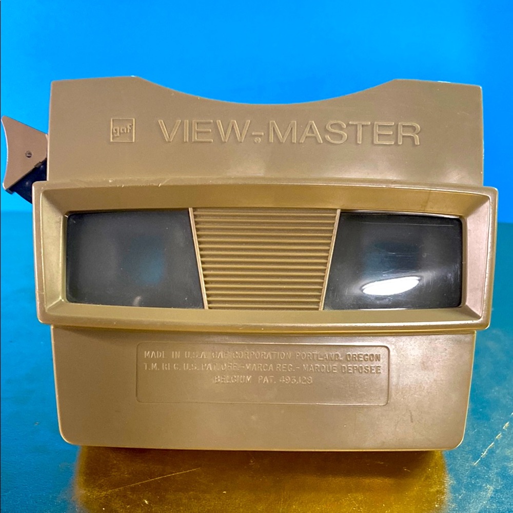 Vintage 70’s Gaf 3-D View-Master Tan 4.5”